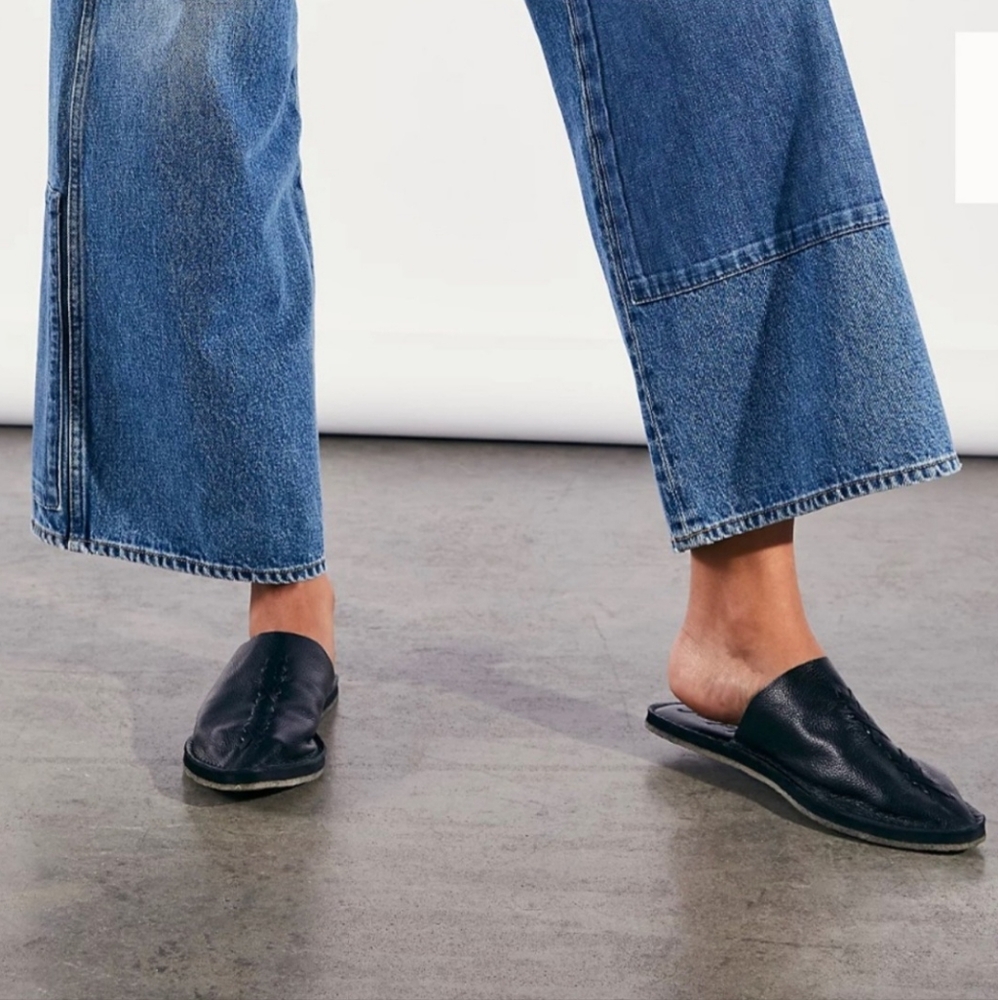 *NWOT* Free People Black Leather Nova Woven Detail Slip On Mule Flat Size 38 / 8